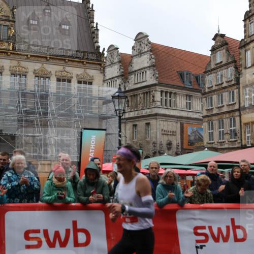 05.10.2025 - 20. swb-Marathon Bremen Yannick Fuchs http://msf.ph/oto/9273066 05.10.2025 12:21:08 Ziel 282, 1233 meine-sportfotos.de