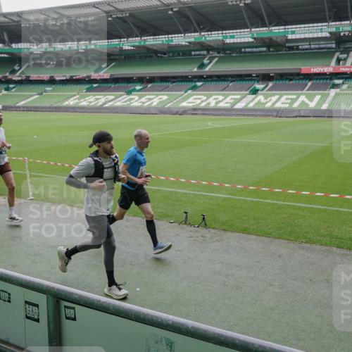 05.10.2025 - 20. swb-Marathon Bremen Michael Burmester http://msf.ph/oto/9273092 05.10.2025 12:48:00 Laufen im Stadion 344, 346, 442, 564, 656, 770, 1205, 1370, 1526, 1607, 1642, 1646, 2241, 2360, 2472, 2482, 2613, 2643, 2656, 2872, 3061, 3768, 4215, 4255, 4291, 4313, 5264, 5656, 5831, 5918, 6804, 7070, 7170, 7176, 7492, 7735, 7831, 7900, 8729, 223, 265, 391, 505, 1635, 2939, 4966, 4988, 6295, 8013 meine-sportfotos.de