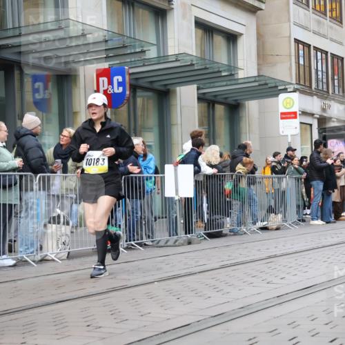 05.10.2025 - 20. swb-Marathon Bremen Strokosch-Dieckow http://msf.ph/oto/9273106 05.10.2025 11:10:55 Ziel 8865, 9011, 9245, 9264, 9273, 9386, 9479, 9664, 9822, 9823, 9836, 9837, 9948, 10183, 10415, 10614, 11083, 11158, 11257, 11395, 11568, 11578, 11580, 8865, 9011, 9245, 9264, 9273, 9386, 9479, 9664, 9822, 9823, 9836, 9837, 9948, 10183, 10415, 10614, 11083, 11158, 11257, 11395, 11568, 11578, 11580 meine-sportfotos.de
