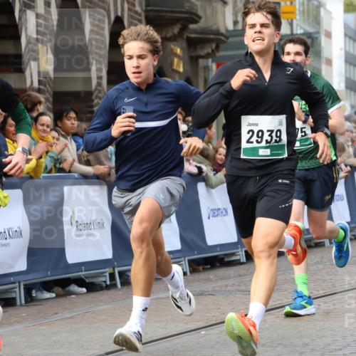 05.10.2025 - 20. swb-Marathon Bremen Strokosch-Dieckow http://msf.ph/oto/9273161 05.10.2025 13:03:09 Ziel 2036, 2141, 2939, 4629, 5831, 7675 meine-sportfotos.de