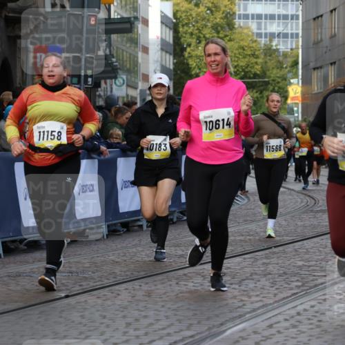 05.10.2025 - 20. swb-Marathon Bremen Strokosch-Dieckow http://msf.ph/oto/9273187 05.10.2025 11:11:13 Ziel 8865, 9011, 9245, 9264, 9273, 9386, 9479, 9822, 9823, 9836, 9837, 10183, 10614, 11158, 11568, 11578, 11580 meine-sportfotos.de