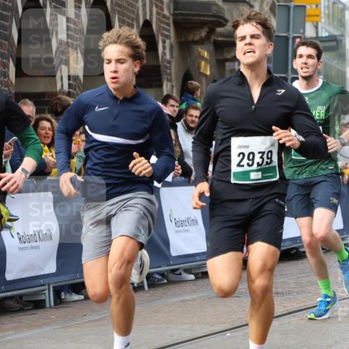 05.10.2025 - 20. swb-Marathon Bremen Strokosch-Dieckow http://msf.ph/oto/9273215 05.10.2025 13:03:10 Ziel 2036, 2939, 5831, 7675 meine-sportfotos.de