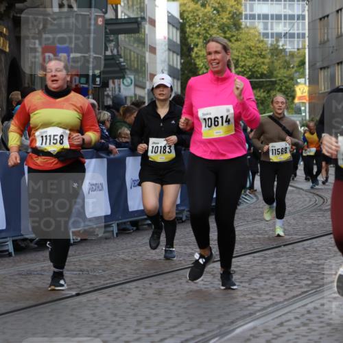 05.10.2025 - 20. swb-Marathon Bremen Strokosch-Dieckow http://msf.ph/oto/9273218 05.10.2025 11:11:13 Ziel 8865, 9011, 9245, 9264, 9273, 9386, 9479, 9822, 9823, 9836, 9837, 10183, 10614, 11158, 11568, 11578, 11580 meine-sportfotos.de