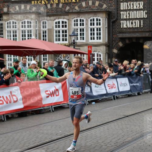 05.10.2025 - 20. swb-Marathon Bremen Yannick Fuchs http://msf.ph/oto/9273232 05.10.2025 12:22:12 Ziel 485 meine-sportfotos.de