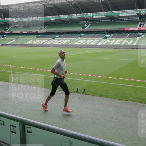 05.10.2025 - 20. swb-Marathon Bremen Michael Burmester http://msf.ph/oto/9273234 05.10.2025 12:48:17 Laufen im Stadion 344, 346, 492, 564, 1205, 1370, 1526, 1607, 1642, 1646, 1724, 2241, 2360, 2643, 2656, 2974, 3320, 3324, 3768, 3819, 4291, 4313, 4353, 5103, 5264, 5786, 5918, 6251, 6804, 7176, 7492, 7735, 7831, 7900, 8244, 8729, 8897, 8923, 8932, 346, 442, 656, 770, 2472, 2482, 2613, 2872, 3061, 4215, 4255, 4313, 5656, 5831, 7070, 7170, 8013 meine-sportfotos.de