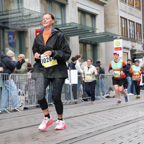 05.10.2025 - 20. swb-Marathon Bremen Strokosch-Dieckow http://msf.ph/oto/9273252 05.10.2025 11:11:10 Ziel 9011, 9386, 9453, 9479, 9999, 10058, 10264, 10320, 10333, 11030, 11083, 11172, 11191, 11568, 9011, 9386, 9453, 9479, 9999, 10058, 10264, 10320, 10333, 11030, 11083, 11172, 11191, 11568 meine-sportfotos.de