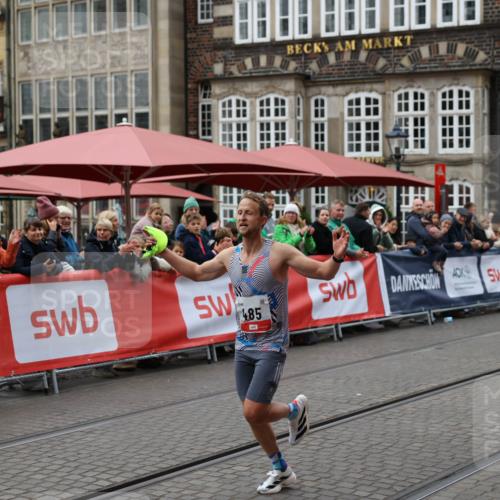 05.10.2025 - 20. swb-Marathon Bremen Yannick Fuchs http://msf.ph/oto/9273256 05.10.2025 12:22:12 Ziel 485 meine-sportfotos.de