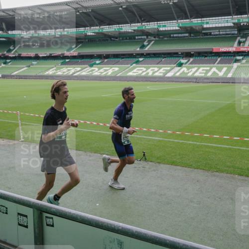 05.10.2025 - 20. swb-Marathon Bremen Michael Burmester http://msf.ph/oto/9273264 05.10.2025 12:48:21 Laufen im Stadion 492, 564, 1370, 1526, 1607, 1642, 1646, 1724, 2241, 2360, 2643, 2656, 2974, 3320, 3324, 3768, 3819, 4353, 5103, 5264, 5786, 5918, 6251, 6632, 6804, 7492, 7735, 7831, 7900, 8244, 8729, 8897, 8923, 8932, 344, 346, 442, 656, 770, 1205, 2472, 2482, 2613, 2872, 3061, 4215, 4255, 4291, 4313, 5656, 5831, 7070, 7170, 7176 meine-sportfotos.de