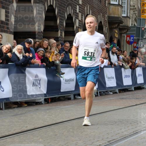 05.10.2025 - 20. swb-Marathon Bremen Strokosch-Dieckow http://msf.ph/oto/9273290 05.10.2025 13:03:15 Ziel 5831, 7526 meine-sportfotos.de