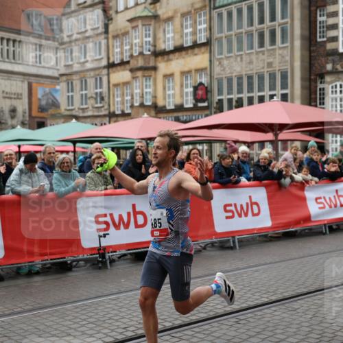 05.10.2025 - 20. swb-Marathon Bremen Yannick Fuchs http://msf.ph/oto/9273301 05.10.2025 12:22:13 Ziel 485 meine-sportfotos.de
