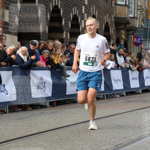 05.10.2025 - 20. swb-Marathon Bremen Strokosch-Dieckow http://msf.ph/oto/9273317 05.10.2025 13:03:15 Ziel 5831, 7526 meine-sportfotos.de