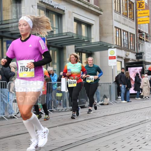 05.10.2025 - 20. swb-Marathon Bremen Strokosch-Dieckow http://msf.ph/oto/9273322 05.10.2025 11:11:14 Ziel 9453, 9680, 9999, 10058, 10235, 10236, 10264, 10320, 10333, 11030, 11083, 11172, 11191, 9453, 9680, 9999, 10058, 10235, 10236, 10264, 10320, 10333, 11030, 11083, 11172, 11191 meine-sportfotos.de
