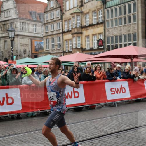 05.10.2025 - 20. swb-Marathon Bremen Yannick Fuchs http://msf.ph/oto/9273329 05.10.2025 12:22:13 Ziel 485 meine-sportfotos.de
