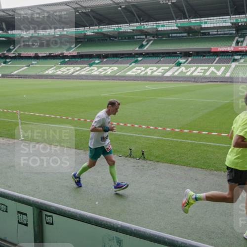 05.10.2025 - 20. swb-Marathon Bremen Michael Burmester http://msf.ph/oto/9273358 05.10.2025 12:48:30 Laufen im Stadion 492, 1370, 1526, 1607, 1625, 1724, 2241, 2360, 2643, 2974, 3320, 3324, 3768, 3819, 4353, 5103, 5264, 5599, 5786, 5918, 6171, 6251, 6463, 6632, 7735, 7831, 7900, 7904, 8244, 8507, 8687, 8729, 8897, 8923, 8932, 344, 346, 564, 656, 1205, 1642, 1646, 2472, 2482, 2656, 2872, 3061, 4215, 4255, 4291, 4313, 6804, 7176, 7492 meine-sportfotos.de