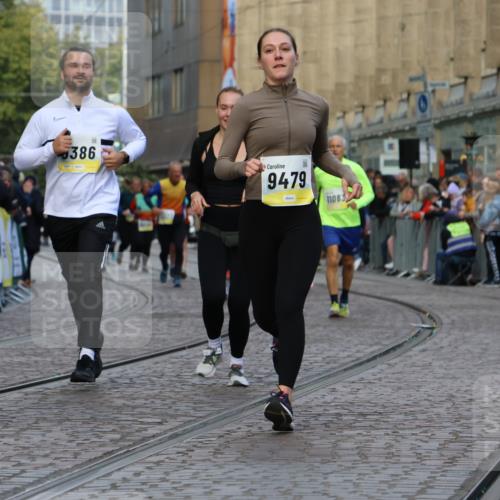 05.10.2025 - 20. swb-Marathon Bremen Strokosch-Dieckow http://msf.ph/oto/9273368 05.10.2025 11:11:16 Ziel 9011, 9264, 9273, 9386, 9479, 10183, 10614, 11158, 11568, 11578, 11580 meine-sportfotos.de