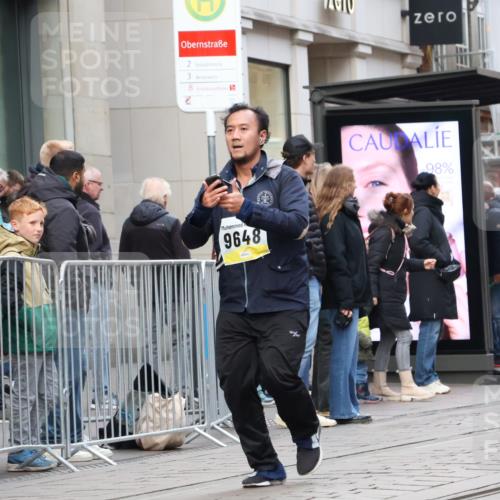 05.10.2025 - 20. swb-Marathon Bremen Strokosch-Dieckow http://msf.ph/oto/9273446 05.10.2025 11:11:32 Ziel 7007, 9420, 9648, 9680, 9726, 9784, 9867, 9999, 10058, 10235, 10236, 10499, 10540, 10815, 10839, 10849, 11088, 11172, 11215, 11563, 7007, 9420, 9648, 9680, 9726, 9784, 9867, 9999, 10058, 10235, 10236, 10499, 10540, 10815, 10839, 10849, 11088, 11172, 11215, 11563 meine-sportfotos.de