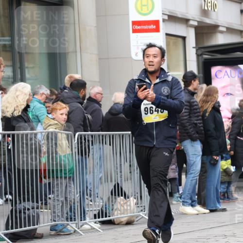 05.10.2025 - 20. swb-Marathon Bremen Strokosch-Dieckow http://msf.ph/oto/9273455 05.10.2025 11:11:32 Ziel 7007, 9420, 9648, 9680, 9726, 9784, 9867, 9999, 10058, 10235, 10236, 10499, 10540, 10815, 10839, 10849, 11088, 11172, 11215, 11563, 7007, 9420, 9648, 9680, 9726, 9784, 9867, 9999, 10058, 10235, 10236, 10499, 10540, 10815, 10839, 10849, 11088, 11172, 11215, 11563 meine-sportfotos.de