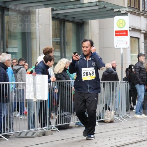 05.10.2025 - 20. swb-Marathon Bremen Strokosch-Dieckow http://msf.ph/oto/9273496 05.10.2025 11:11:33 Ziel 7007, 9420, 9648, 9680, 9726, 9784, 9867, 9999, 10235, 10236, 10499, 10540, 10815, 10839, 10849, 11088, 11172, 11215, 11563, 7007, 9420, 9648, 9680, 9726, 9784, 9867, 9999, 10235, 10236, 10499, 10540, 10815, 10839, 10849, 11088, 11172, 11215, 11563 meine-sportfotos.de