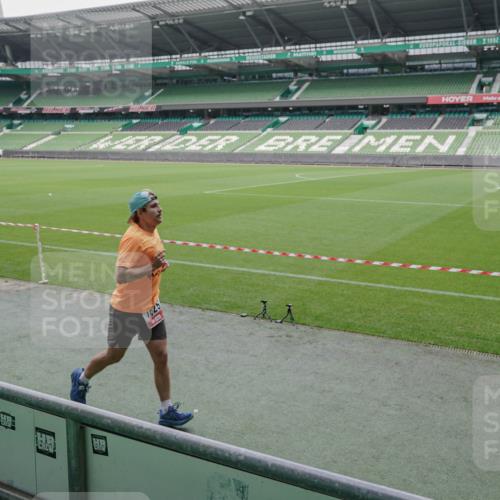 05.10.2025 - 20. swb-Marathon Bremen Michael Burmester http://msf.ph/oto/9273535 05.10.2025 12:48:48 Laufen im Stadion 492, 1195, 1370, 1625, 1654, 1724, 2119, 2241, 2974, 2990, 3320, 3324, 3768, 3819, 4353, 4385, 5103, 5264, 5599, 5786, 6171, 6251, 6463, 6632, 7831, 7904, 8244, 8507, 8630, 8687, 8729, 8897, 8923, 8932, 9114, 1526, 1607, 1646, 2360, 2643, 5918, 6804, 7735, 7900 meine-sportfotos.de