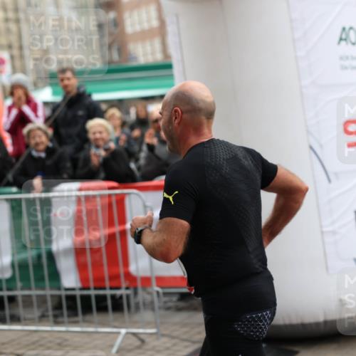 05.10.2025 - 20. swb-Marathon Bremen Yannick Fuchs http://msf.ph/oto/9273541 05.10.2025 12:25:08 Ziel 1357 meine-sportfotos.de