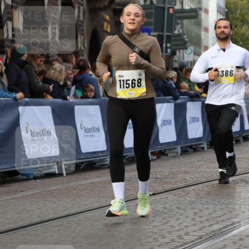 05.10.2025 - 20. swb-Marathon Bremen Strokosch-Dieckow http://msf.ph/oto/9273543 05.10.2025 11:11:17 Ziel 9011, 9264, 9273, 9386, 9479, 10183, 10614, 11158, 11568, 11578 meine-sportfotos.de