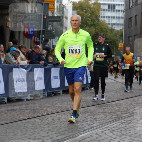 05.10.2025 - 20. swb-Marathon Bremen Strokosch-Dieckow http://msf.ph/oto/9273569 05.10.2025 11:11:24 Ziel 10320, 11083 meine-sportfotos.de