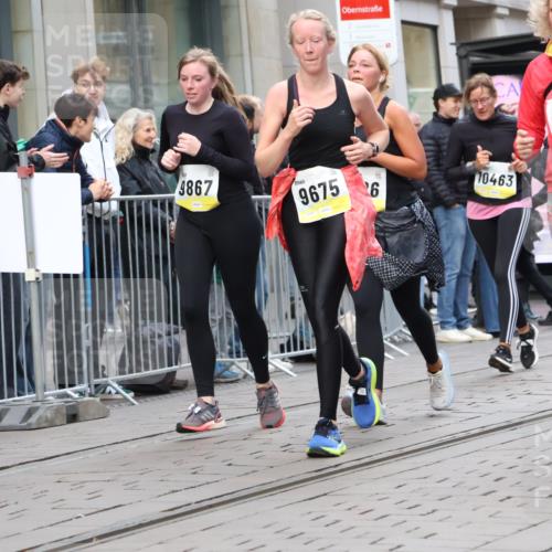 05.10.2025 - 20. swb-Marathon Bremen Strokosch-Dieckow http://msf.ph/oto/9273616 05.10.2025 11:11:37 Ziel 7007, 9420, 9526, 9648, 9675, 9680, 9726, 9784, 9867, 10235, 10236, 10463, 10499, 10540, 10815, 10839, 10849, 11088, 11215, 11563, 7007, 9420, 9526, 9648, 9675, 9680, 9726, 9784, 9867, 10235, 10236, 10463, 10499, 10540, 10815, 10839, 10849, 11088, 11215, 11563 meine-sportfotos.de