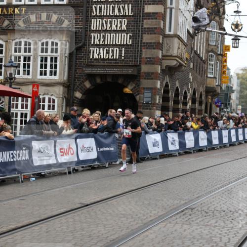 05.10.2025 - 20. swb-Marathon Bremen Yannick Fuchs http://msf.ph/oto/9273620 05.10.2025 12:25:21 Ziel 784 meine-sportfotos.de