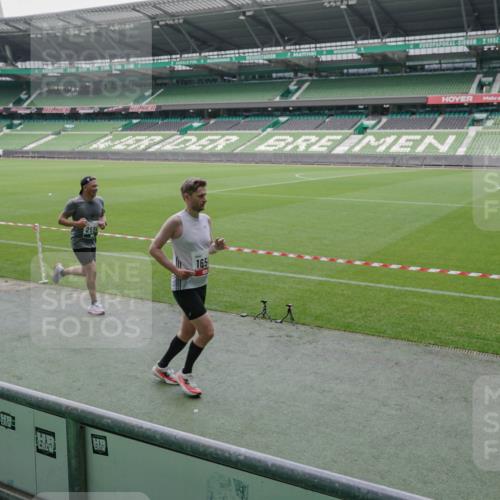05.10.2025 - 20. swb-Marathon Bremen Michael Burmester http://msf.ph/oto/9273663 05.10.2025 12:49:04 Laufen im Stadion 492, 1195, 1257, 1535, 1625, 1654, 1724, 1727, 2119, 2594, 2974, 2988, 2990, 3124, 3320, 3819, 4385, 5103, 5599, 5786, 6171, 6251, 6463, 6619, 6632, 6877, 7904, 8216, 8244, 8507, 8630, 8687, 8897, 8923, 9114, 1370, 1607, 2241, 3324, 3768, 4353, 5264, 7735, 7831, 8729, 8932 meine-sportfotos.de