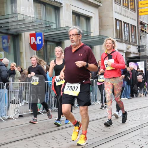 05.10.2025 - 20. swb-Marathon Bremen Strokosch-Dieckow http://msf.ph/oto/9273673 05.10.2025 11:11:38 Ziel 7007, 9420, 9526, 9648, 9675, 9680, 9726, 9784, 9867, 10463, 10499, 10540, 10815, 10839, 10849, 11088, 11215, 11563, 7007, 9420, 9526, 9648, 9675, 9680, 9726, 9784, 9867, 10463, 10499, 10540, 10815, 10839, 10849, 11088, 11215, 11563 meine-sportfotos.de