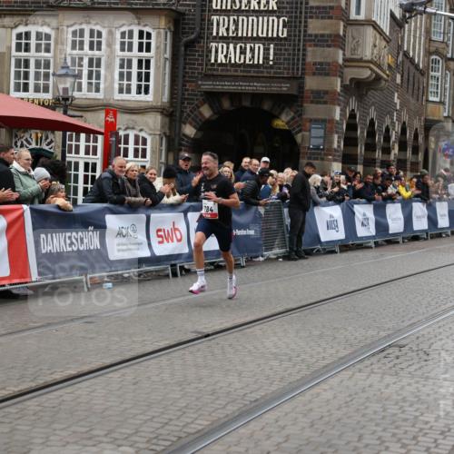 05.10.2025 - 20. swb-Marathon Bremen Yannick Fuchs http://msf.ph/oto/9273700 05.10.2025 12:25:22 Ziel 784 meine-sportfotos.de