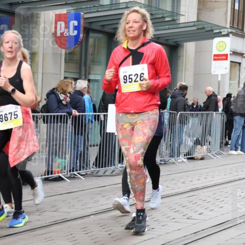 05.10.2025 - 20. swb-Marathon Bremen Strokosch-Dieckow http://msf.ph/oto/9273708 05.10.2025 11:11:39 Ziel 7007, 9420, 9526, 9648, 9675, 9726, 9784, 9867, 10463, 10499, 10540, 10815, 10839, 10849, 11088, 11215, 11563, 7007, 9420, 9526, 9648, 9675, 9726, 9784, 9867, 10463, 10499, 10540, 10815, 10839, 10849, 11088, 11215, 11563 meine-sportfotos.de