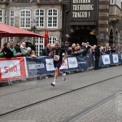 05.10.2025 - 20. swb-Marathon Bremen Yannick Fuchs http://msf.ph/oto/9273709 05.10.2025 12:25:23 Ziel 784 meine-sportfotos.de