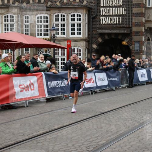 05.10.2025 - 20. swb-Marathon Bremen Yannick Fuchs http://msf.ph/oto/9273727 05.10.2025 12:25:23 Ziel 784 meine-sportfotos.de