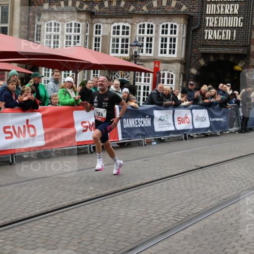 05.10.2025 - 20. swb-Marathon Bremen Yannick Fuchs http://msf.ph/oto/9273740 05.10.2025 12:25:23 Ziel 784 meine-sportfotos.de