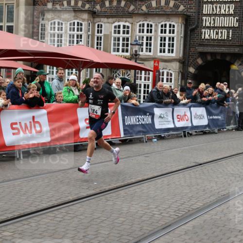 05.10.2025 - 20. swb-Marathon Bremen Yannick Fuchs http://msf.ph/oto/9273750 05.10.2025 12:25:23 Ziel 784 meine-sportfotos.de
