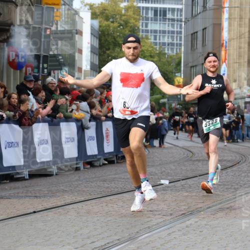 05.10.2025 - 20. swb-Marathon Bremen Strokosch-Dieckow http://msf.ph/oto/9273751 05.10.2025 13:03:30 Ziel 635, 2613, 4786, 5588 meine-sportfotos.de