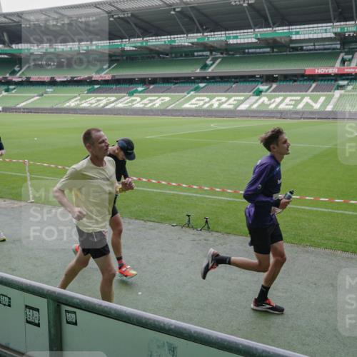 05.10.2025 - 20. swb-Marathon Bremen Michael Burmester http://msf.ph/oto/9273769 05.10.2025 12:49:18 Laufen im Stadion 150, 187, 270, 1195, 1257, 1535, 1609, 1625, 1654, 1727, 1876, 1904, 2044, 2119, 2356, 2594, 2988, 2990, 3124, 3544, 3738, 3960, 4385, 5599, 6171, 6431, 6463, 6619, 6632, 6877, 7647, 7904, 7987, 8216, 8507, 8630, 8687, 9114, 492, 1724, 2974, 3320, 3324, 3819, 4353, 5103, 5786, 6251, 8244, 8897, 8923, 8932 meine-sportfotos.de