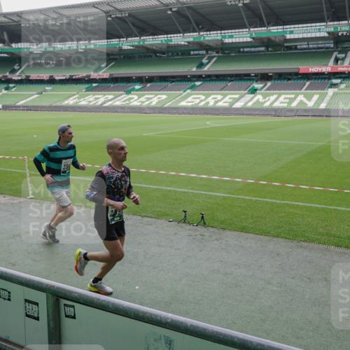 05.10.2025 - 20. swb-Marathon Bremen Michael Burmester http://msf.ph/oto/9273826 05.10.2025 12:49:21 Laufen im Stadion 150, 187, 270, 424, 1195, 1257, 1535, 1609, 1625, 1654, 1727, 1876, 1904, 2044, 2119, 2356, 2594, 2988, 2990, 3124, 3544, 3738, 3960, 4385, 5599, 6171, 6431, 6463, 6619, 6632, 6805, 6877, 7647, 7904, 7987, 8216, 8507, 8630, 8687, 9114, 492, 1724, 2974, 3320, 3324, 3819, 4353, 5103, 5786, 6251, 6632, 8244, 8897, 8923, 8932 meine-sportfotos.de
