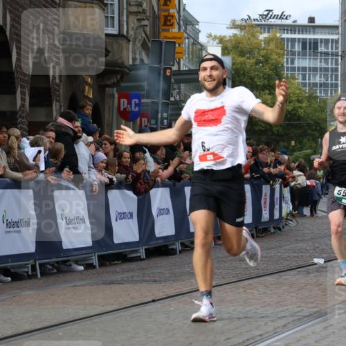 05.10.2025 - 20. swb-Marathon Bremen Strokosch-Dieckow http://msf.ph/oto/9273838 05.10.2025 13:03:31 Ziel 635, 2613, 4786, 5588 meine-sportfotos.de