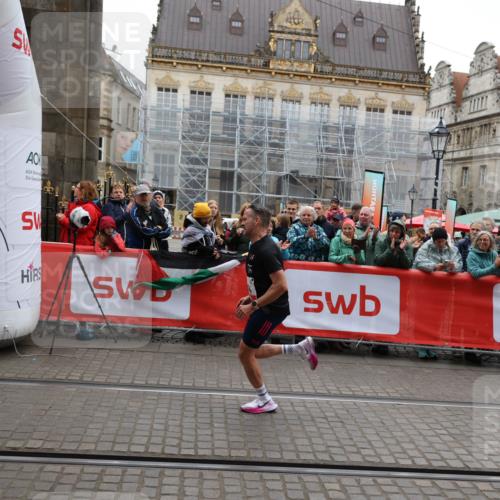05.10.2025 - 20. swb-Marathon Bremen Yannick Fuchs http://msf.ph/oto/9273850 05.10.2025 12:25:25 Ziel 784 meine-sportfotos.de