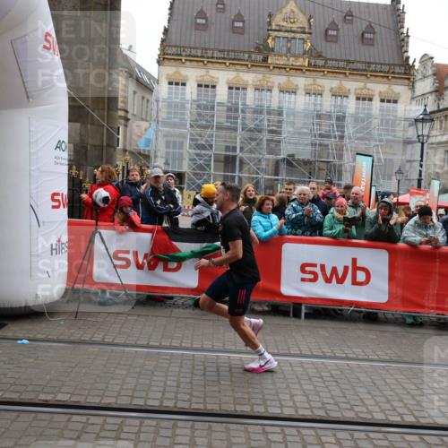 05.10.2025 - 20. swb-Marathon Bremen Yannick Fuchs http://msf.ph/oto/9273854 05.10.2025 12:25:25 Ziel 784 meine-sportfotos.de