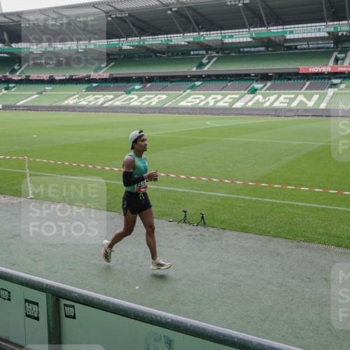 05.10.2025 - 20. swb-Marathon Bremen Michael Burmester http://msf.ph/oto/9273861 05.10.2025 12:49:25 Laufen im Stadion 150, 187, 270, 424, 1195, 1257, 1535, 1609, 1625, 1654, 1727, 1876, 1904, 2044, 2119, 2356, 2594, 2988, 2990, 3124, 3544, 3738, 3960, 4385, 4438, 5599, 6171, 6431, 6463, 6619, 6805, 6877, 7647, 7904, 7987, 8216, 8507, 8630, 9114, 492, 1625, 1724, 2974, 3320, 3819, 5103, 5786, 6251, 6632, 8244, 8687, 8897, 8923 meine-sportfotos.de