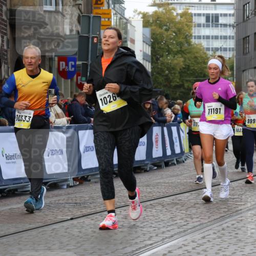 05.10.2025 - 20. swb-Marathon Bremen Strokosch-Dieckow http://msf.ph/oto/9273875 05.10.2025 11:11:32 Ziel 9453, 10058, 10264, 10320, 10333, 11030, 11191 meine-sportfotos.de