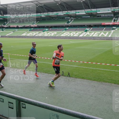 05.10.2025 - 20. swb-Marathon Bremen Michael Burmester http://msf.ph/oto/9273879 05.10.2025 12:49:26 Laufen im Stadion 150, 187, 270, 424, 1195, 1257, 1535, 1609, 1654, 1727, 1876, 1904, 2044, 2119, 2356, 2594, 2988, 2990, 3124, 3544, 3738, 3960, 4385, 4438, 5599, 6171, 6431, 6463, 6619, 6805, 6877, 7647, 7904, 7987, 8216, 8507, 8630, 9114, 492, 1625, 1724, 2974, 3320, 3819, 5103, 5786, 6251, 6463, 6632, 8244, 8687, 8897, 8923 meine-sportfotos.de