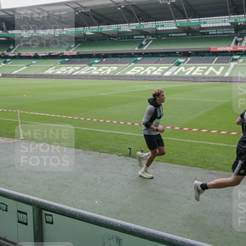05.10.2025 - 20. swb-Marathon Bremen Michael Burmester http://msf.ph/oto/9273918 05.10.2025 12:49:30 Laufen im Stadion 150, 187, 270, 424, 1195, 1257, 1535, 1609, 1654, 1727, 1876, 1904, 2044, 2119, 2356, 2594, 2988, 2990, 3124, 3544, 3738, 3960, 4385, 4438, 4870, 6171, 6431, 6619, 6805, 6877, 7647, 7904, 7987, 8216, 8630, 9114, 492, 1625, 3320, 3819, 5103, 5599, 5786, 6171, 6463, 6632, 7904, 8244, 8507, 8687, 8897 meine-sportfotos.de