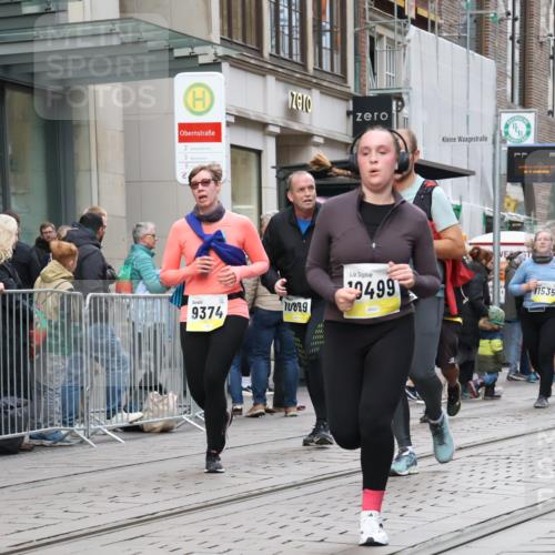 05.10.2025 - 20. swb-Marathon Bremen Strokosch-Dieckow http://msf.ph/oto/9273930 05.10.2025 11:11:50 Ziel 7007, 9373, 9374, 9420, 9526, 9675, 9726, 9867, 9911, 10463, 10499, 10622, 10815, 10839, 10849, 10899, 11085, 11215, 11535, 7007, 9373, 9374, 9420, 9526, 9675, 9726, 9867, 9911, 10463, 10499, 10622, 10815, 10839, 10849, 10899, 11085, 11215, 11535 meine-sportfotos.de
