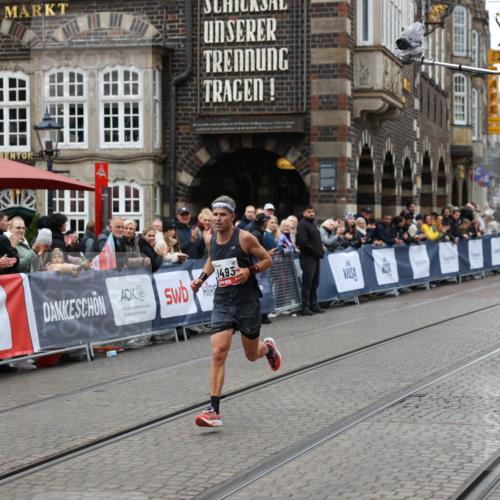 05.10.2025 - 20. swb-Marathon Bremen Yannick Fuchs http://msf.ph/oto/9274033 05.10.2025 12:26:54 Ziel 1493 meine-sportfotos.de
