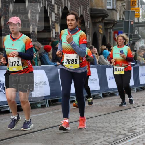 05.10.2025 - 20. swb-Marathon Bremen Strokosch-Dieckow http://msf.ph/oto/9274083 05.10.2025 11:11:39 Ziel 9453, 9680, 9999, 10058, 10235, 10236, 10264, 10333, 11172, 11191 meine-sportfotos.de
