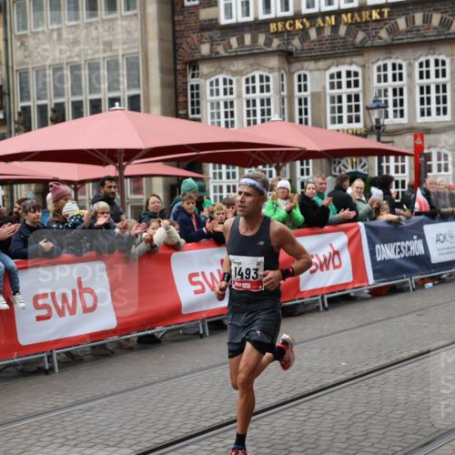 05.10.2025 - 20. swb-Marathon Bremen Yannick Fuchs http://msf.ph/oto/9274113 05.10.2025 12:26:55 Ziel 1493 meine-sportfotos.de